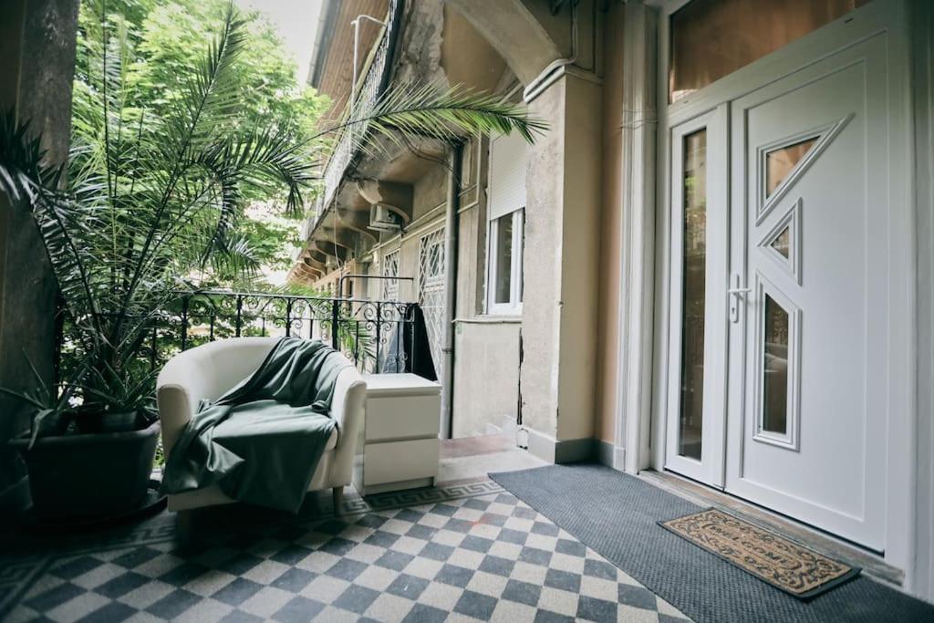 Unwind In Style W Sauna Dsgn 2Br Home Budapest Exterior photo