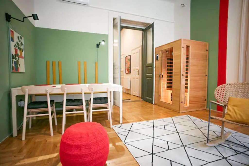 Unwind In Style W Sauna Dsgn 2Br Home Budapest Exterior photo