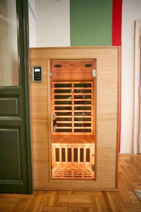 Unwind In Style W Sauna Dsgn 2Br Home Budapest Exterior photo