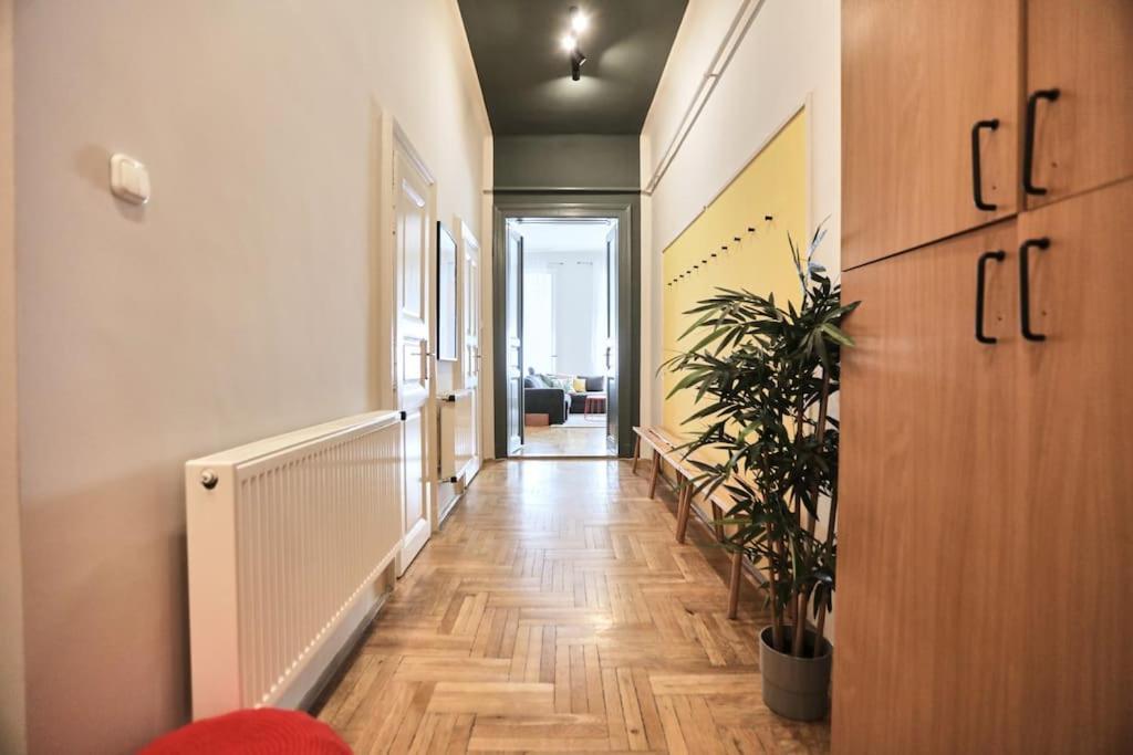 Unwind In Style W Sauna Dsgn 2Br Home Budapest Exterior photo
